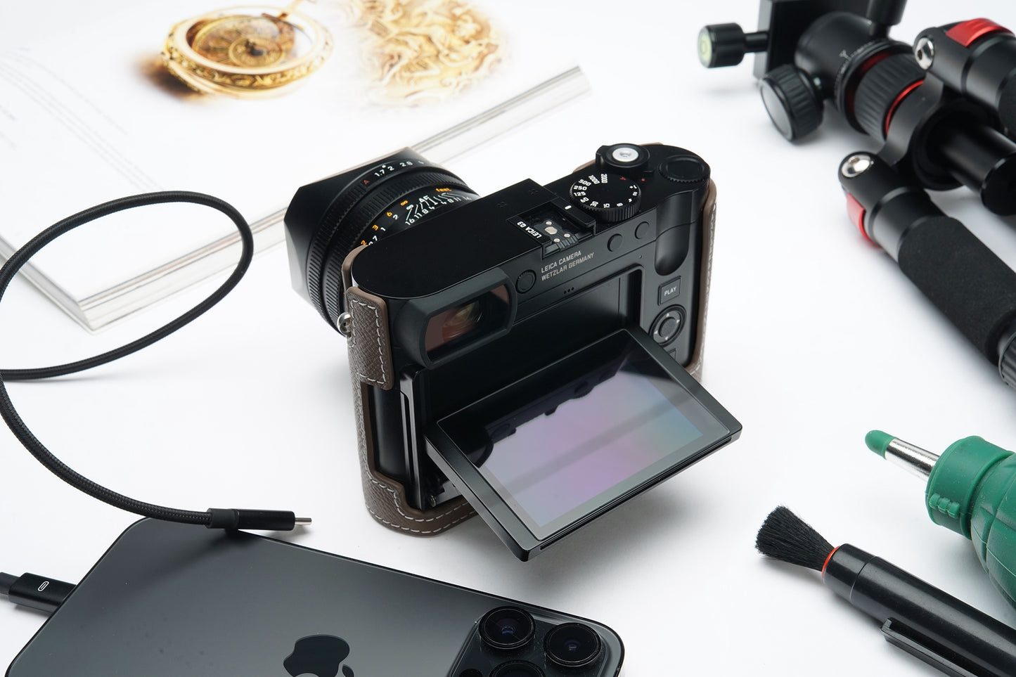 Epsom leather half case for Leica Q3