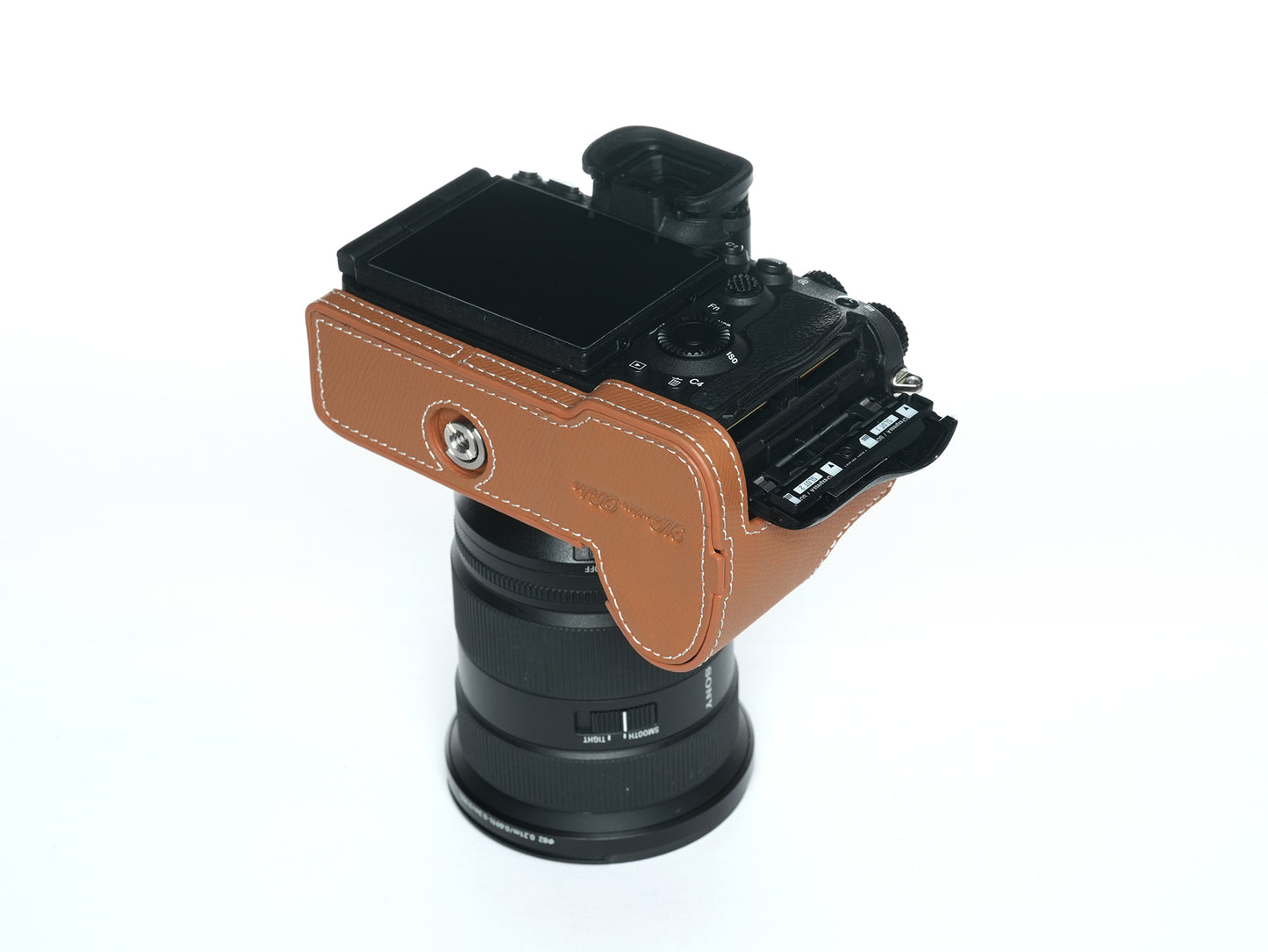 Martinduke epsom leather half case for Sony α7R VI