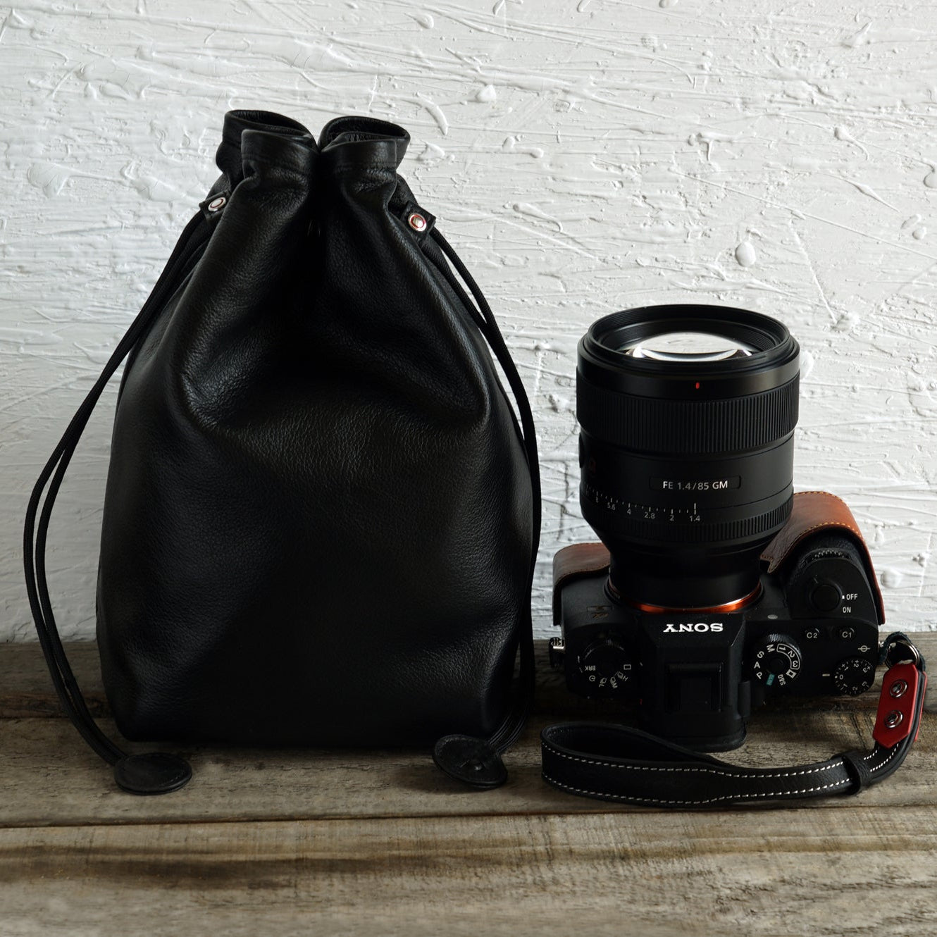 TP ORIG Yak Leather Camera Pouch