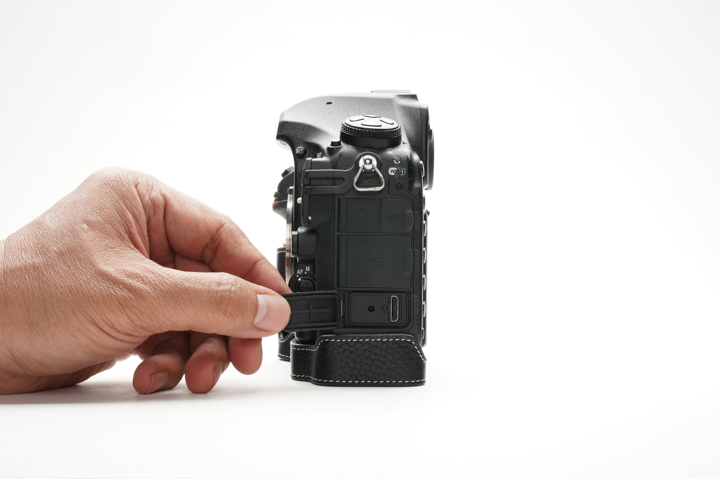 TP ORIG half case for Nikon D850