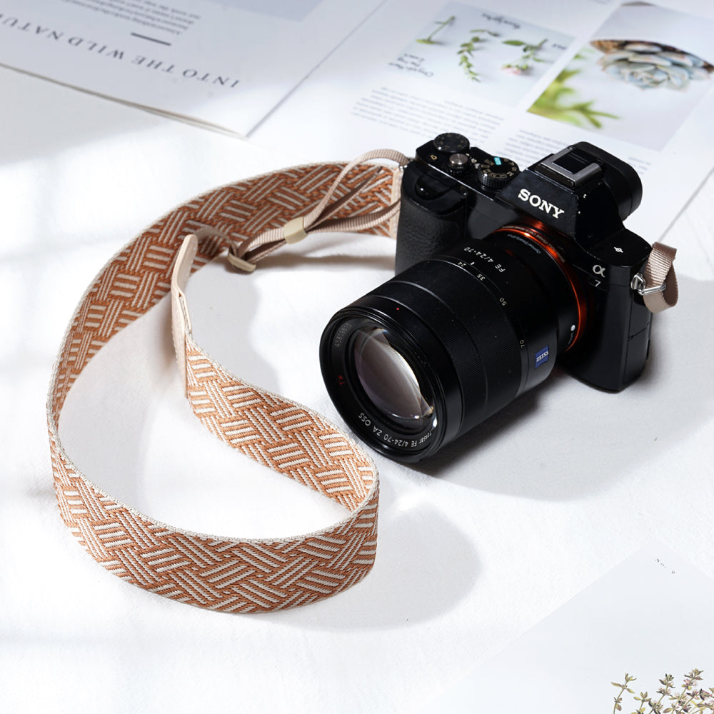 mi81 GEOMETRIC WEAVE neck strap